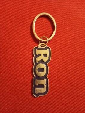 Metal Ron name keychain